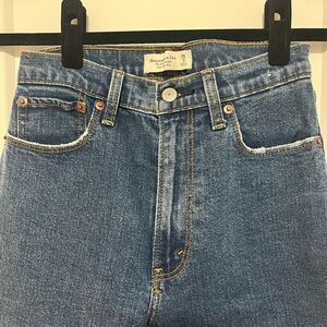 Abercrombie & Fitch Ankle Straight Ultra High Rise Jeans